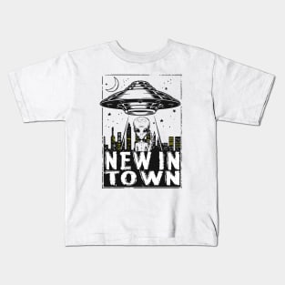 NEW IN TOWN Kids T-Shirt